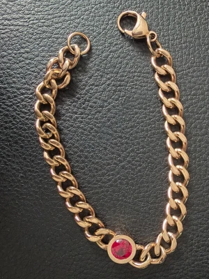 Fint armband - Köpte från Ur&Penn några år sen. Skulle säga färgen är rosegold