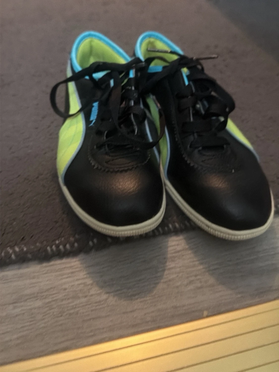 Två skor för 50kr - 1