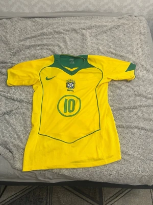 Ronaldinho Retro Brasilien Tröja - Ronaldinho Retro Brasilien Tröja.  Storlek M. Mycket bra skick 