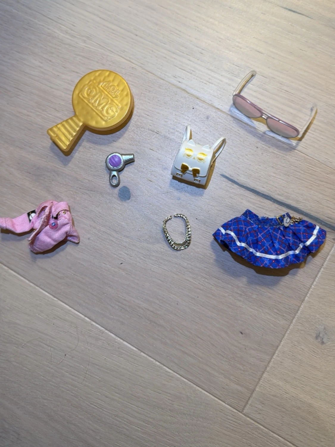 Docka med blåsvart lockigt hår - 2