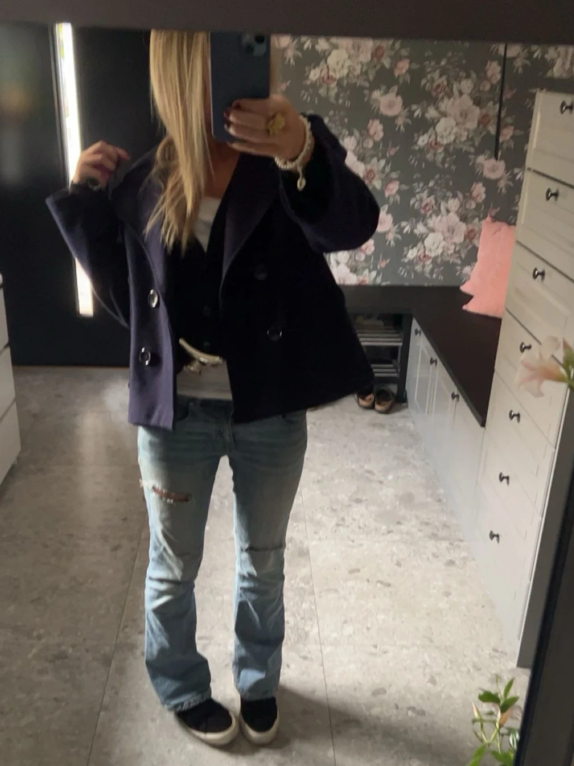 Jättefin mörkblå kappa  - 3