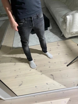 Jack and Jones jeans - Jack and Jones jeans | Storlek 31/30 | Mycket bra skick | billigare pris vid köpa av flera jeans på min profil‼️| Skriv till mig vid frågor📩