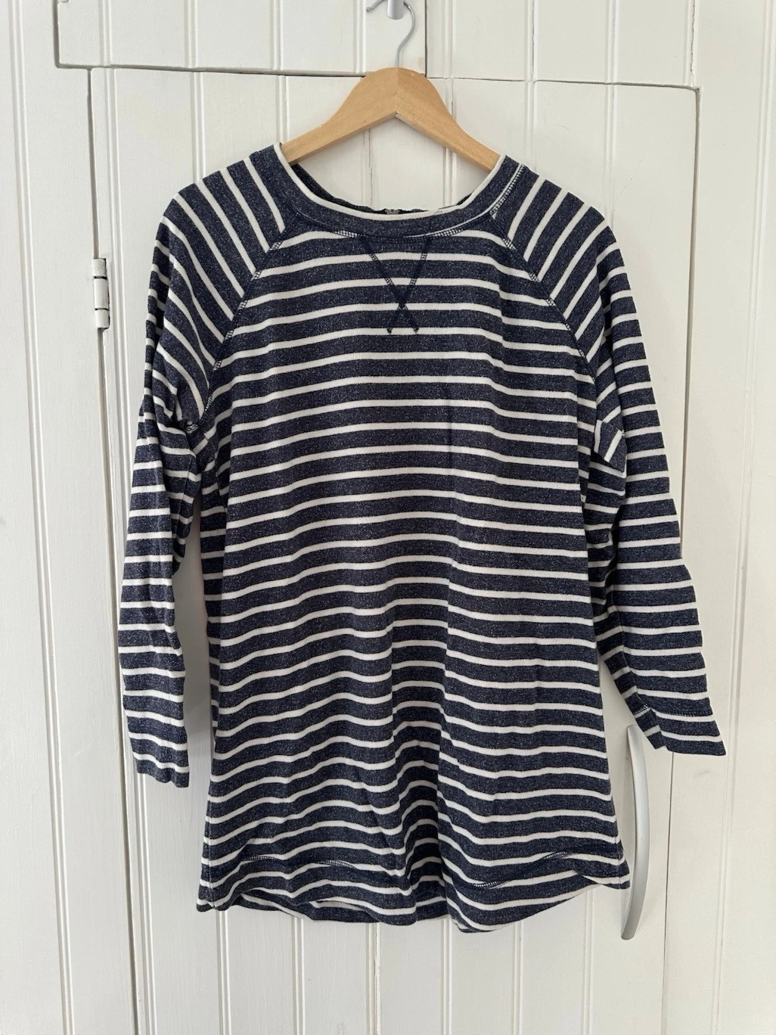 Randig blåvit tröja med dragkedja