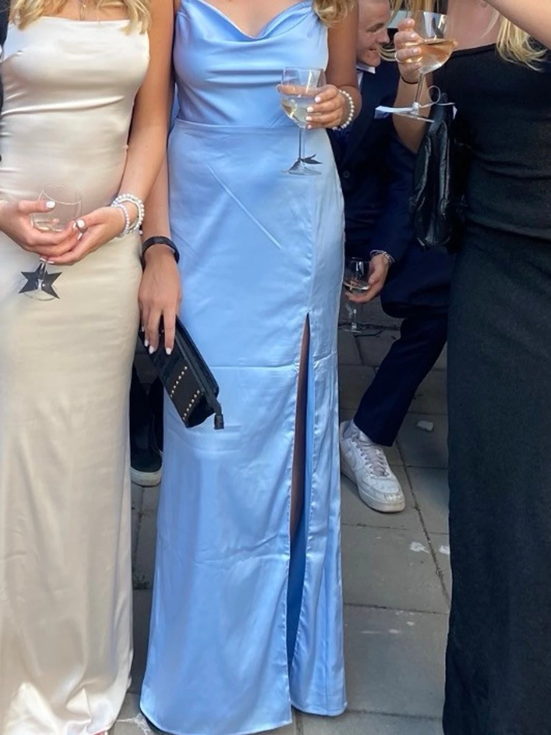 Ljusblå långklänning med slits - 2