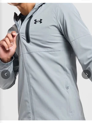 Söker Under armour jacka - Hej jag söker nån av dessa jackor i storlek Xs Herr 