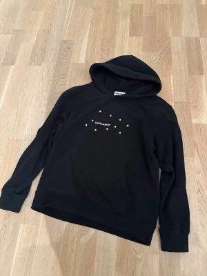Saint Laurent hoodie - Saint laurent hoodie i bra skick. kan gå ner i pris vid snabb affär