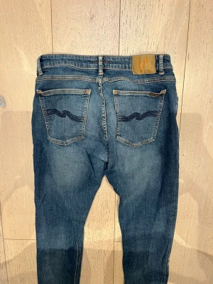 Nudie jeans - Skick: 9/10 | modell: skinny lin | size 31/32 men sitter som 30/32 i slim fit 