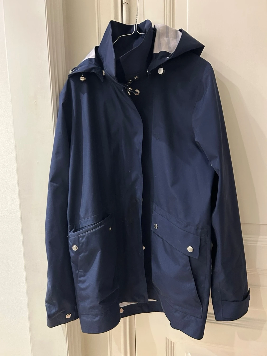 Mörkblå regnjacka från GANT