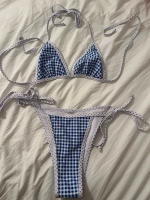 Bikini - Jätte söt bikini som tyvärr inte passa, helt oanvänd, båda delarna i s💕pris kan diskuteras🥰🥰