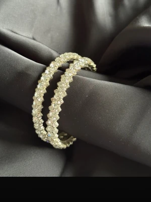 ZARA Örhängen  - Super fin