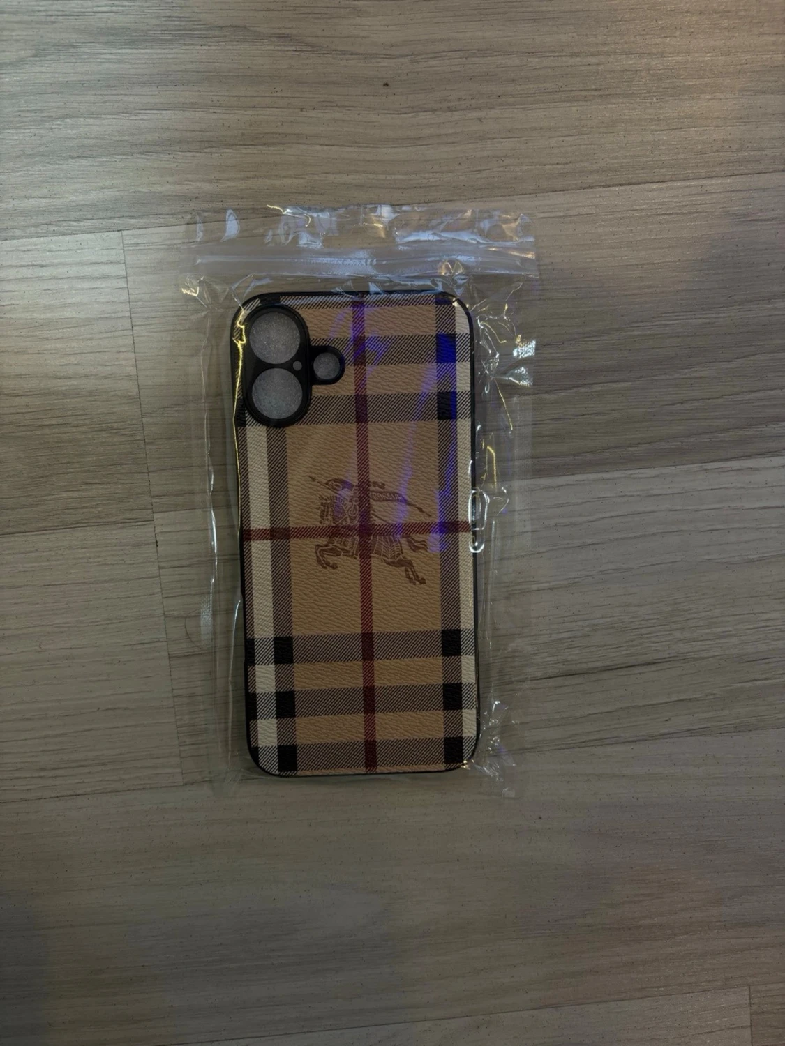 Burberry Skal ~ Iphone 16 Plus