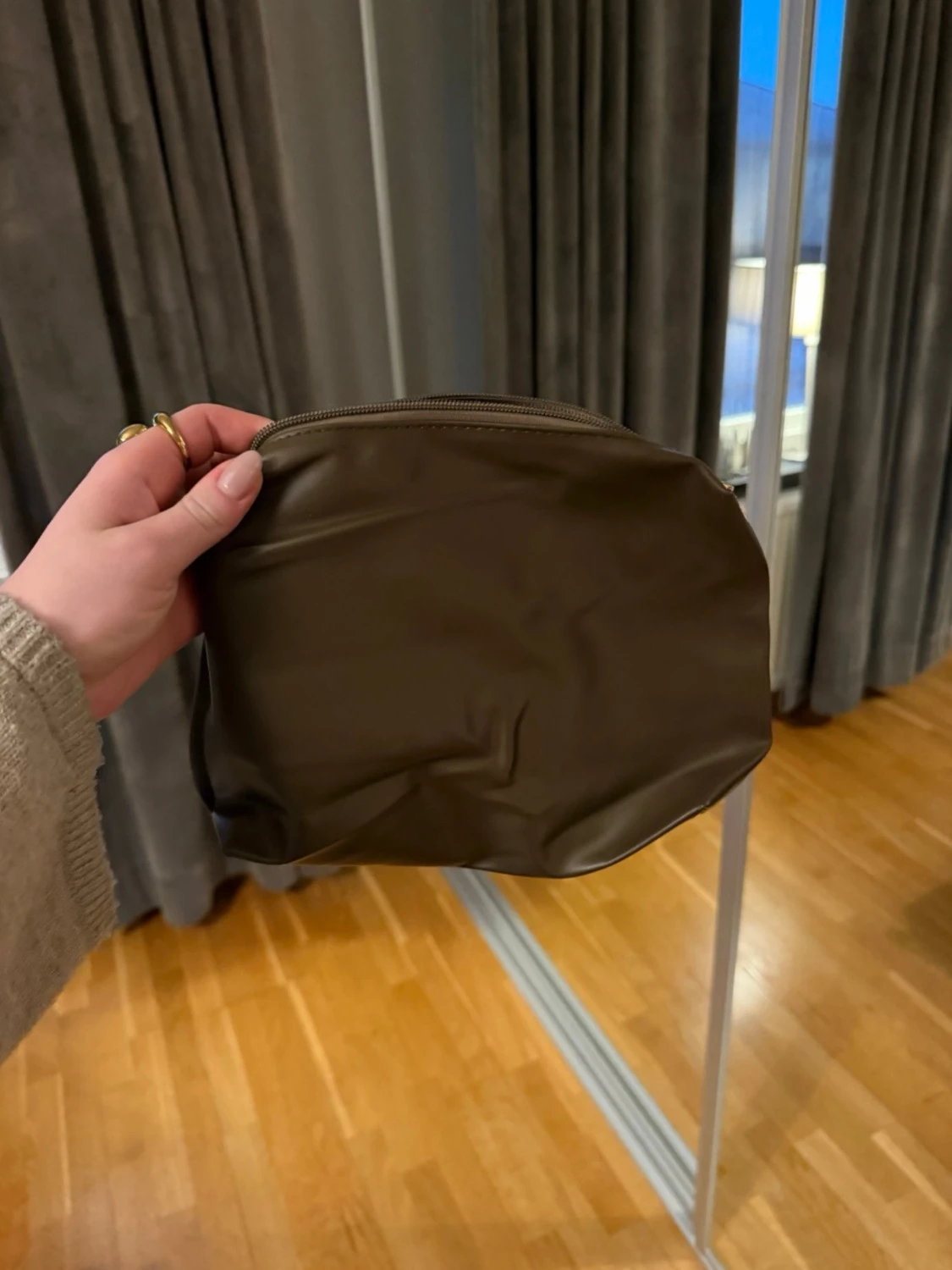 Grön/olivfärgad Byella-väska – ny med prislapp - 4