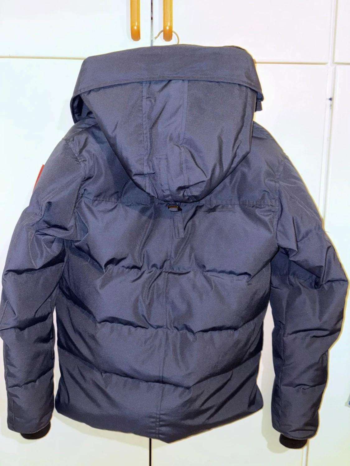 Mörkblå pufferjacka från Canada Goose - 2