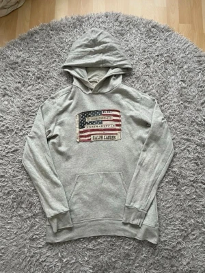 Ralph lauren denim supply hoodie - Ralph Lauren denim supply hoodie storlek S ny i skicket passar en liten M 