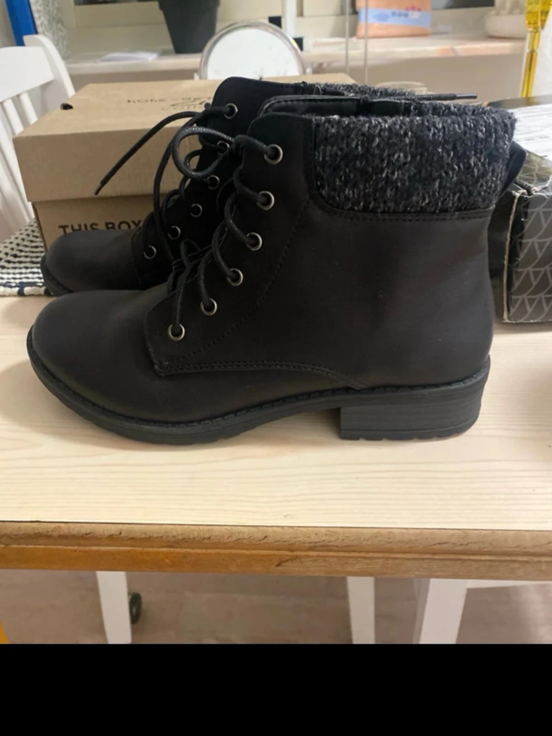 Svarta boots från Clarks med snörning - 1