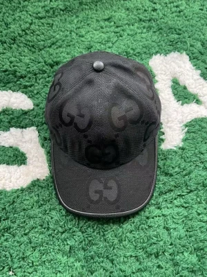 Gucci keps med GG mönster  - Svart Gucci keps med GG mönster alla storlekar finns 