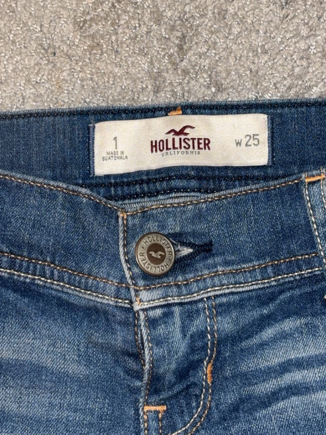 Lågmidjade jeansshorts från Hollister - 2