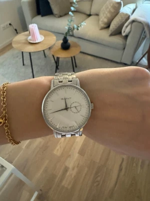 Silvrig Gant klocka  - Nypris 1700 kr