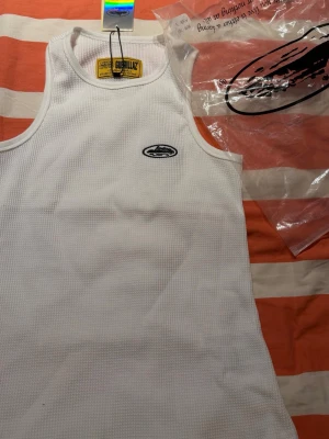 Vit linnetopp från corteiz - Ny