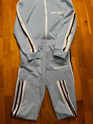  Palm Angels dress - Inga skador på både, kan även sälja separata. Kom med bud. Vi intresse fråga på