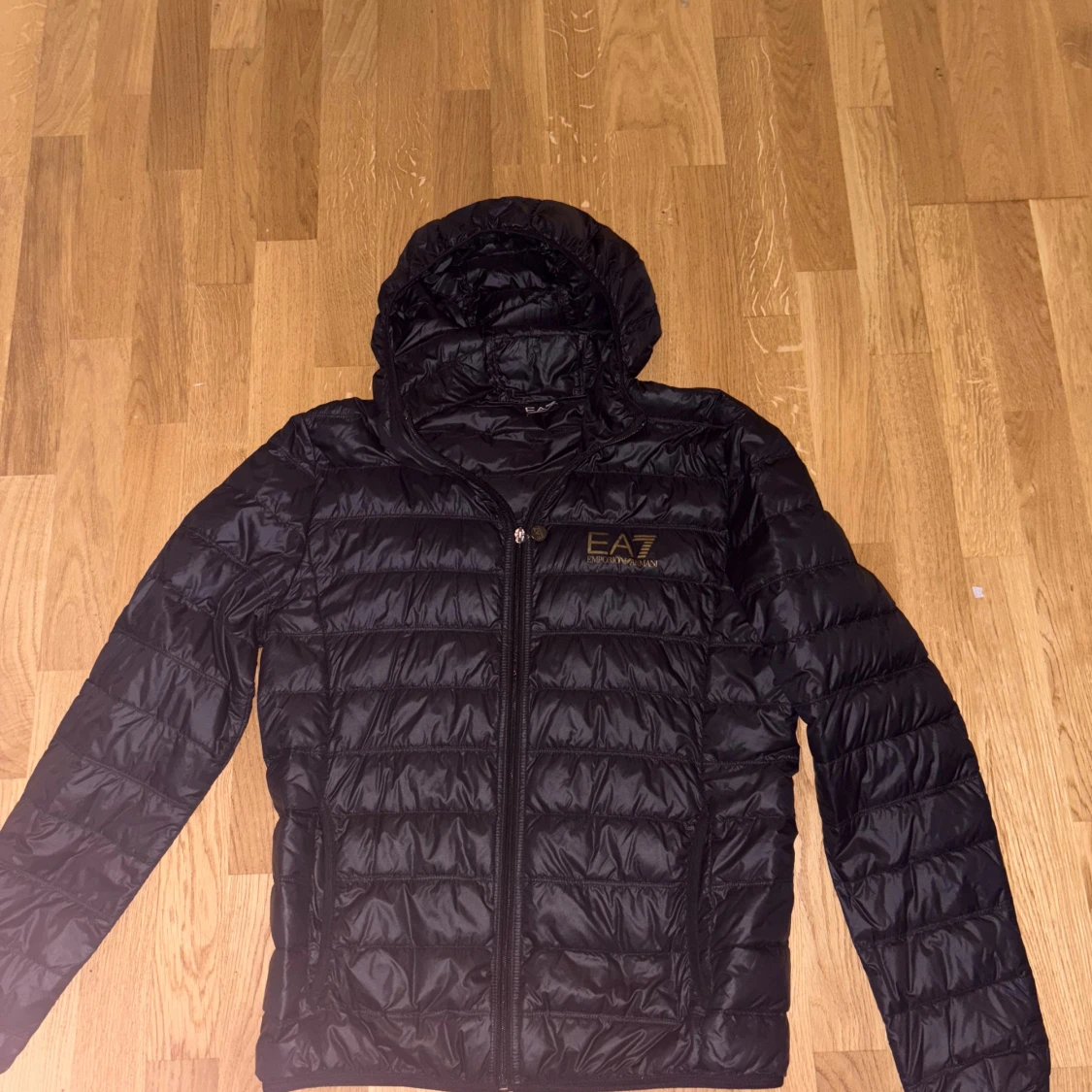 Svart pufferjacka från EA7 Emporio Armani