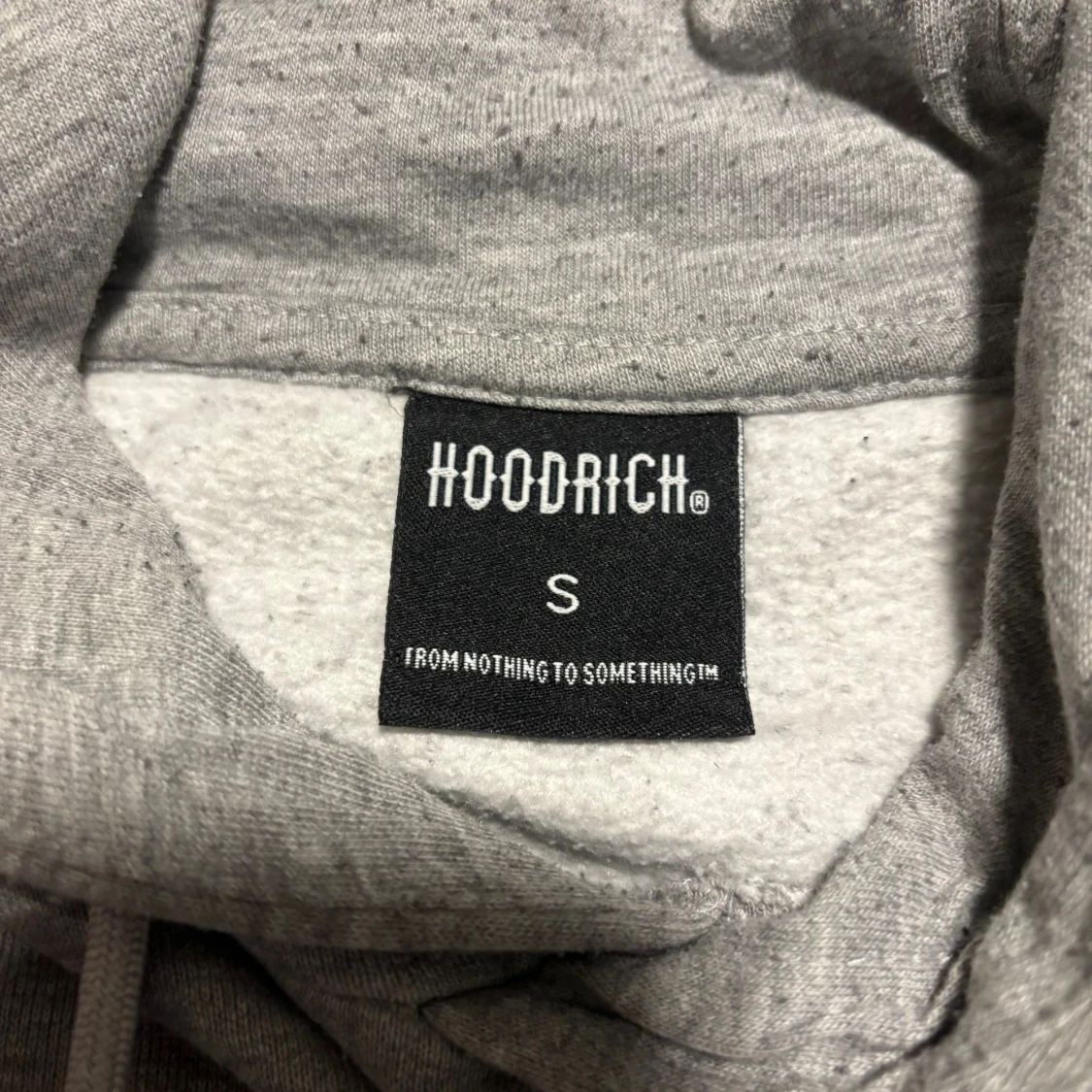 Grå hoodie från Hoodrich  - 2