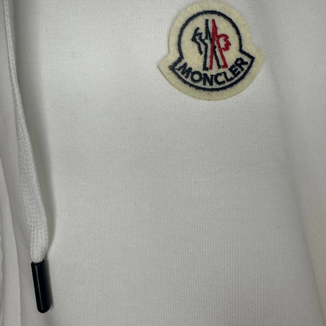 Vit hoodie från Moncler med dragkedja - 1