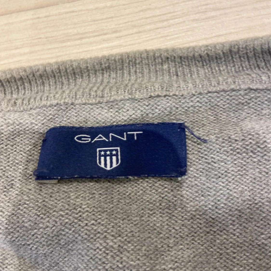 Grå stickad tröja från GANT - 1