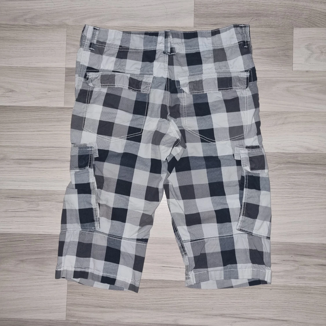 Rutiga cargoshorts i bomull - 1