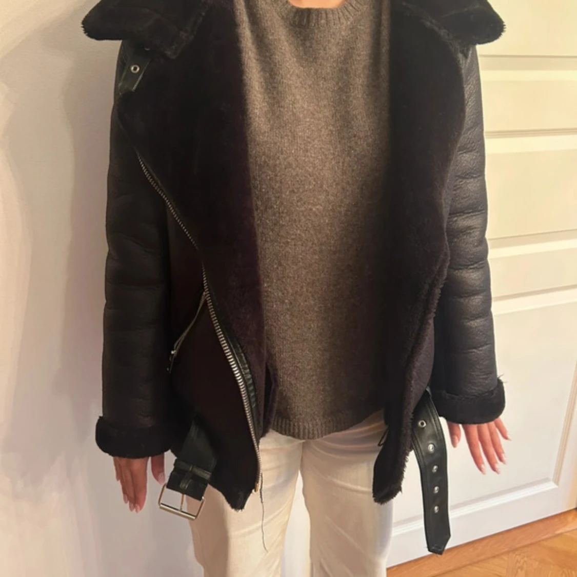 Svart pälsjacka från Zara