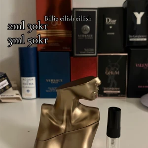 Billie Eilish Eilish parfymprov - Testa Billie Eilish Eilish i smidiga provstorlekar: 2ml för 30kr eller 3ml för 50kr. Perfekt för dig som vill upptäcka en ny doft utan att köpa en hel flaska.