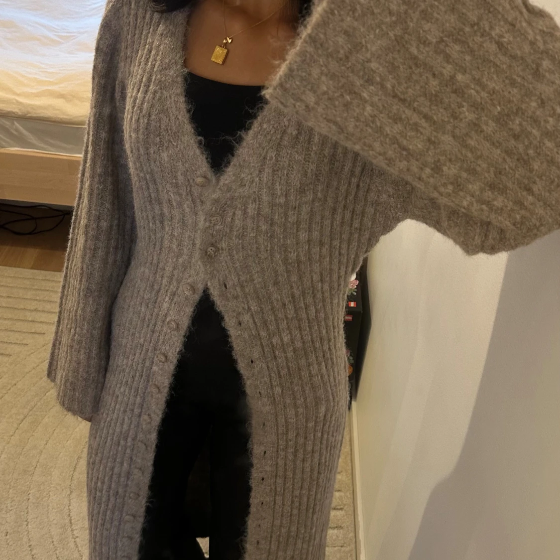 Beige ribbad lång stickad klänning - 1