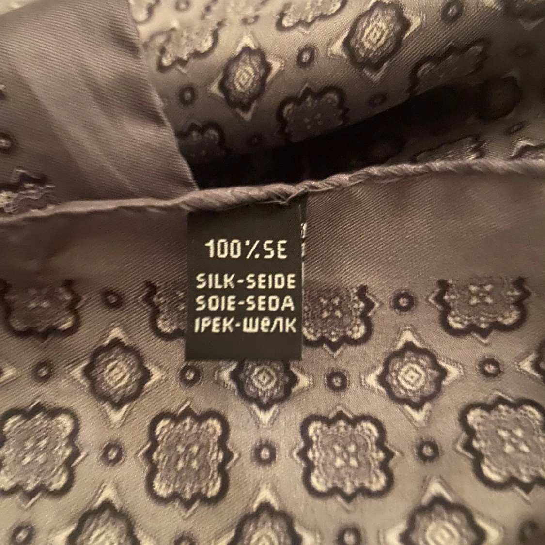 Mönstrad brun silkes halsduk Paul & Friends - 1