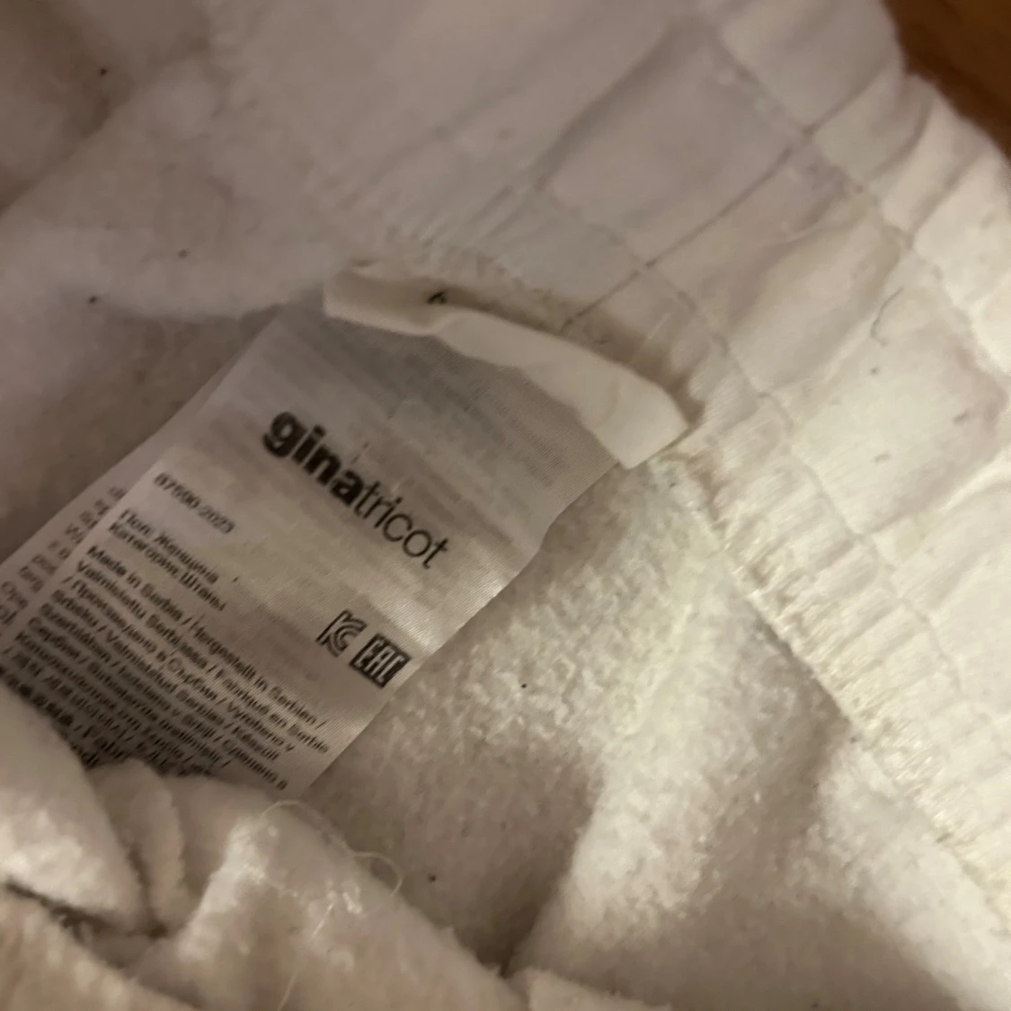 Vita mjukisbyxor från Gina Tricot - 2