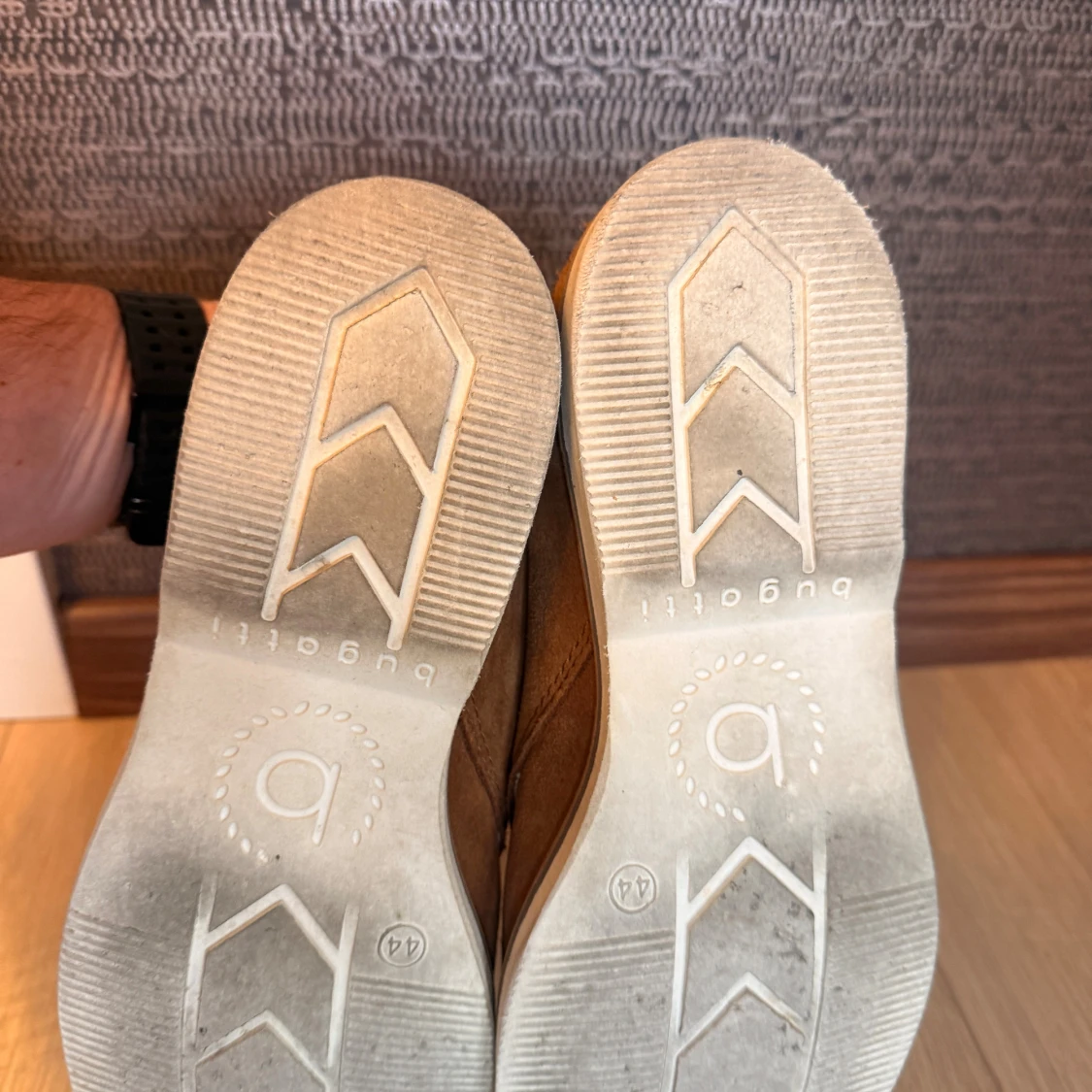 Bruna mockaskor från Bugatti - 3