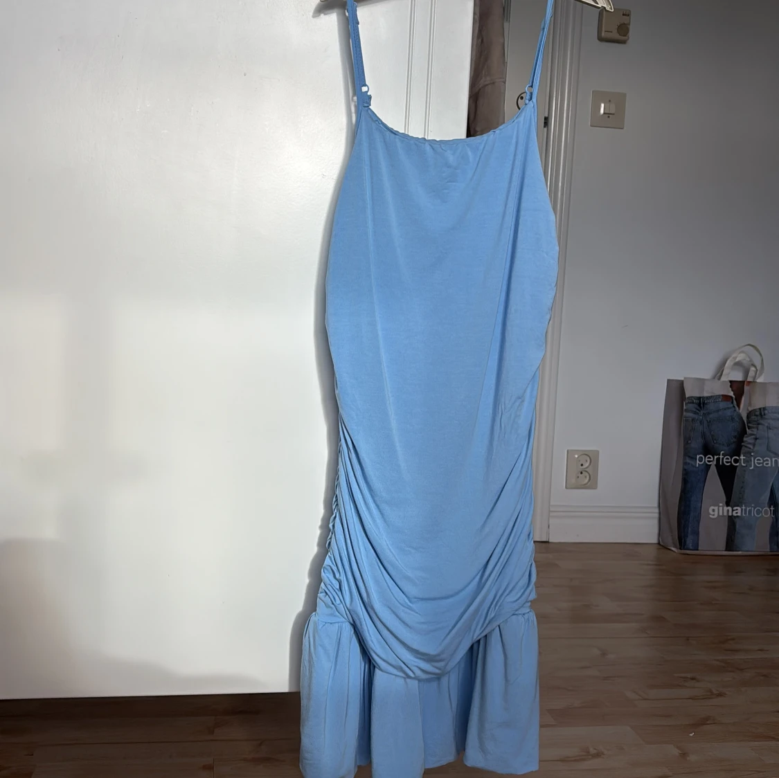 Ljusblå omlottklänning från SHEIN