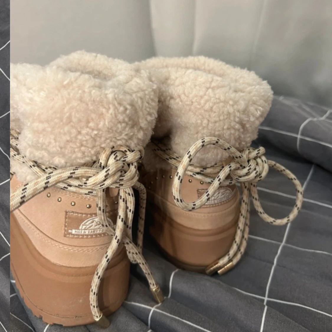Beiga moon boots från Bershka - 2