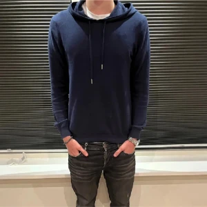 Grå hoodie från Ragman i bomull - Cashmere wool blandning, väldigt bra skick har knappt använt 