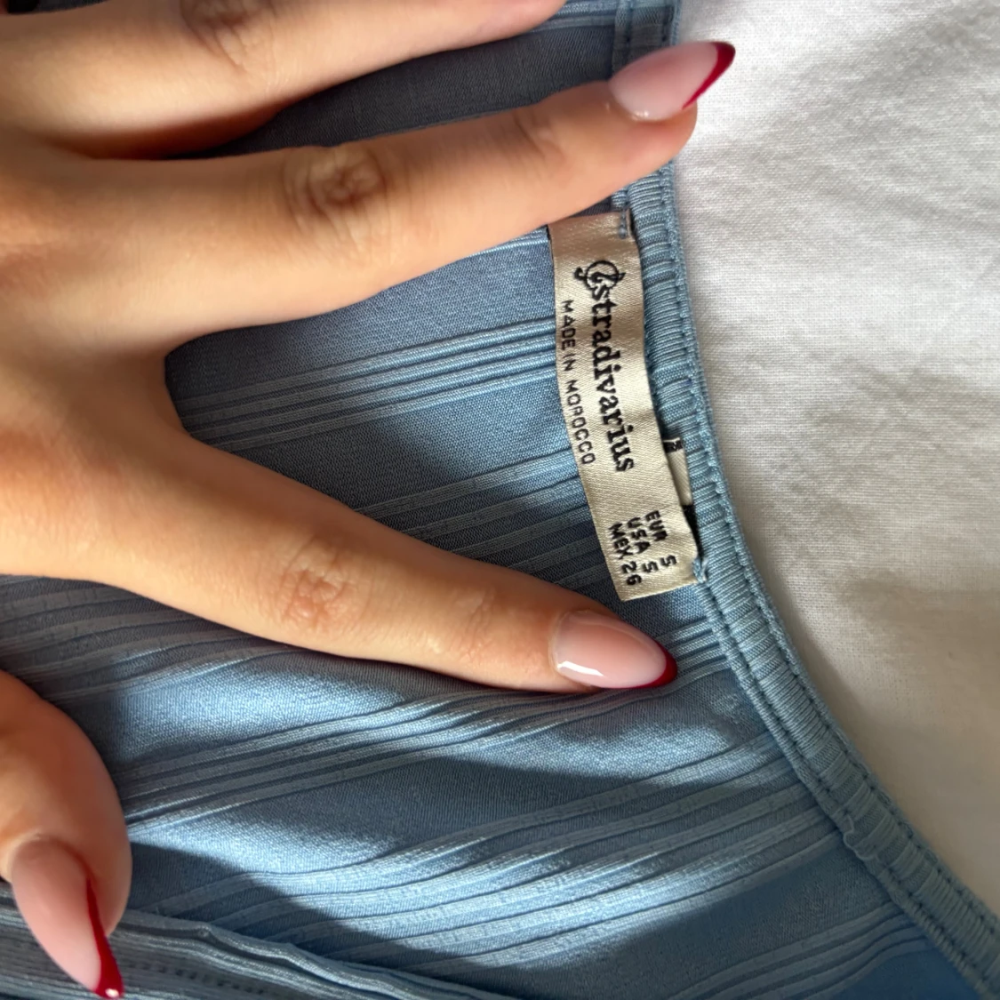 Ljusblå topp  från Stradivarius - 1