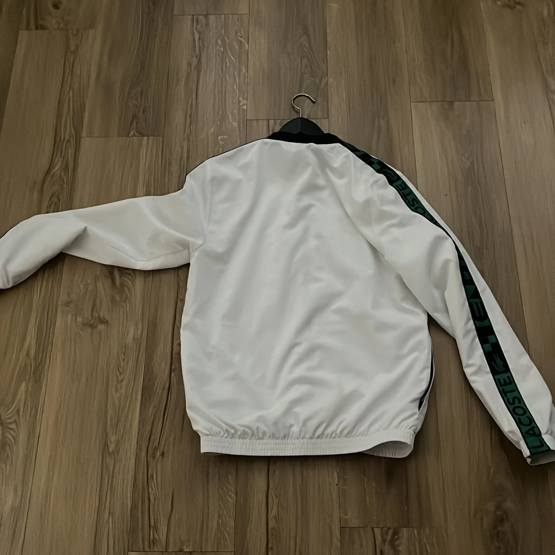 Vit vindjacka från Lacoste Sport - 3