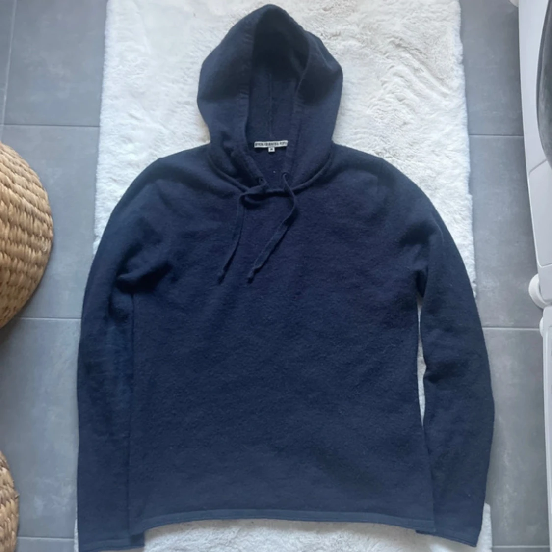 Mörkblå ull hoodie