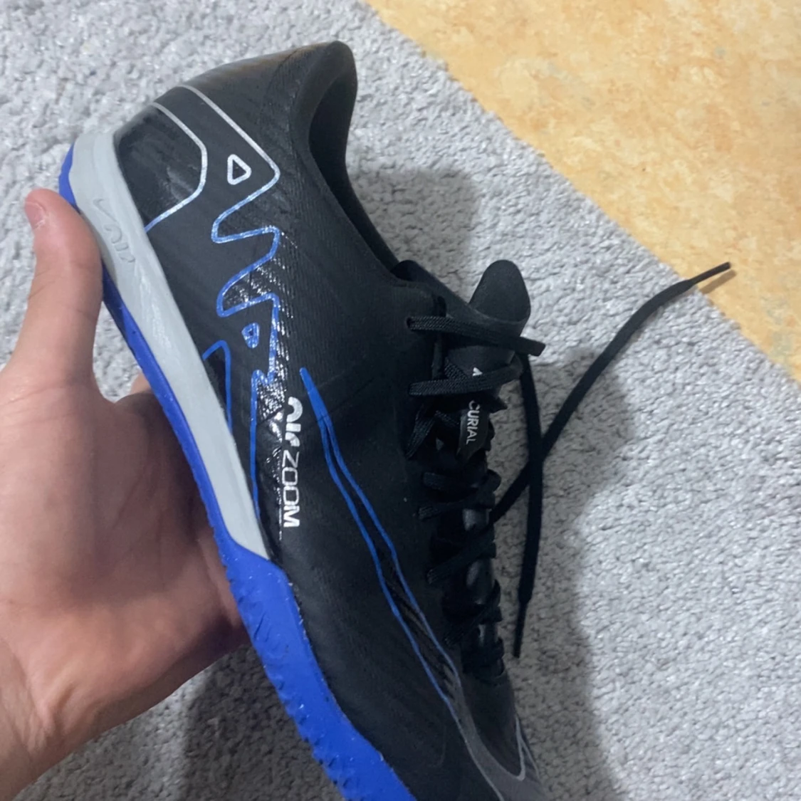 Priset  kan diskuteras  - 4