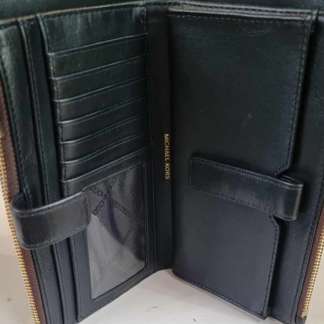 Brun plånbok från Michael Kors - 1