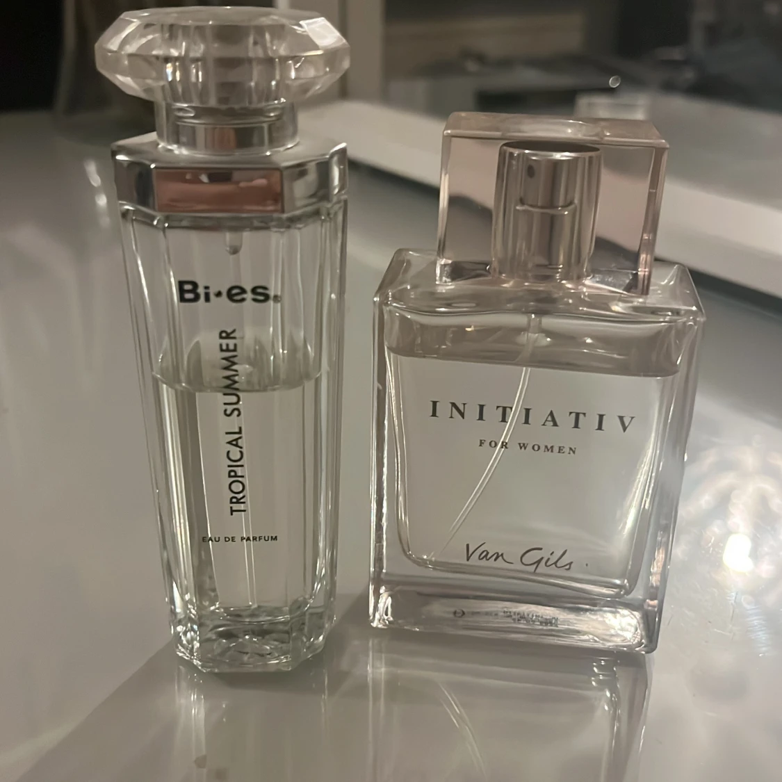 Två fräscha damparfymer