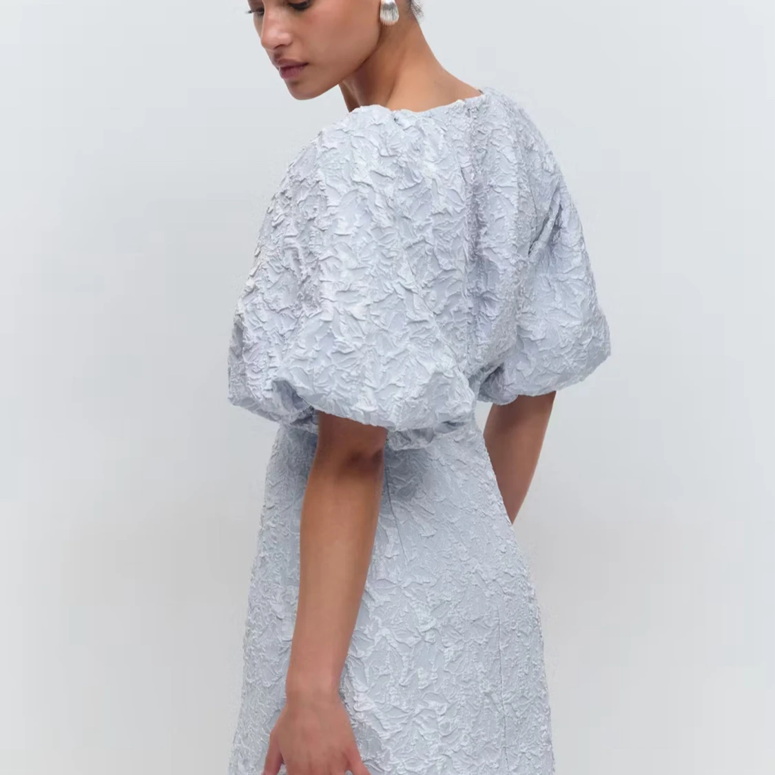 Ljusblå Brocade klänning från Gina Tricot - 2