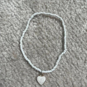 Armband vitt hjärta  - Armband vitt hjärta🤍 