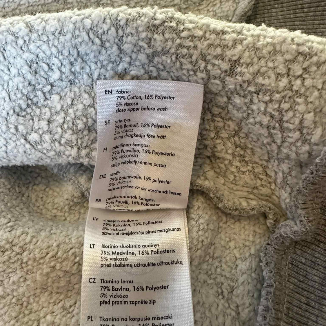 Grå tjocktröja från Lindex strl 122/128 - 4