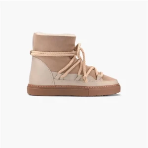 Beige inuikiis - Intressekoll, ska kanske sälja dom. Nypris 3000