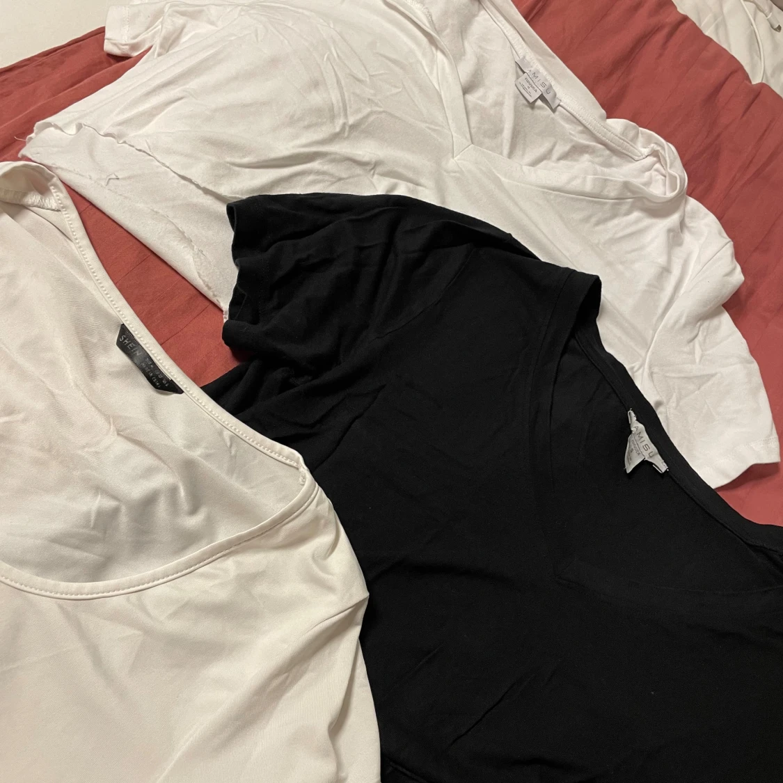 3-pack basic toppar i svart och vitt - 1