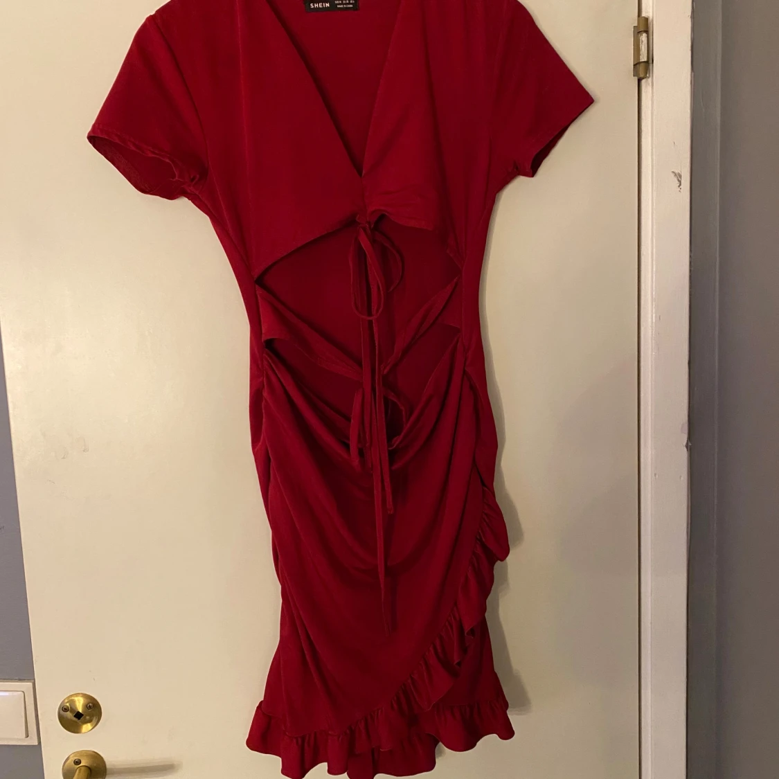 Röd omlottklänning med snörning från Shein